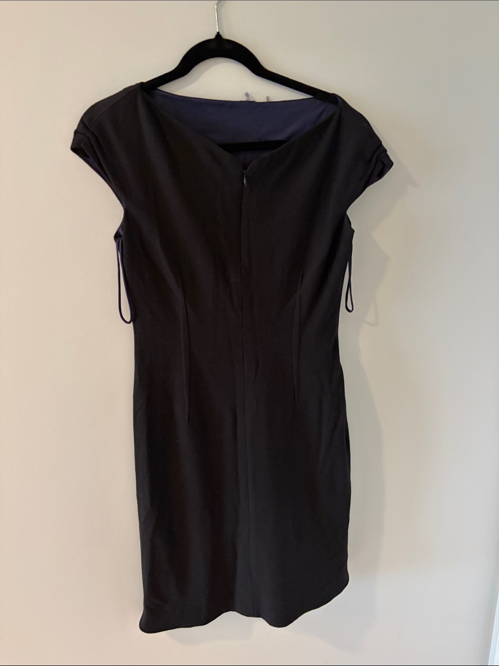 Elie Tahari Black Midi Sheath Dress